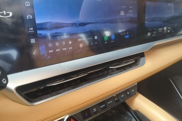 Used Geely Auto Monjaro L Extended Range Electric Version 2022 1.5T DHT Range-Extending Electric Supreme Edition Audio And AC Panel