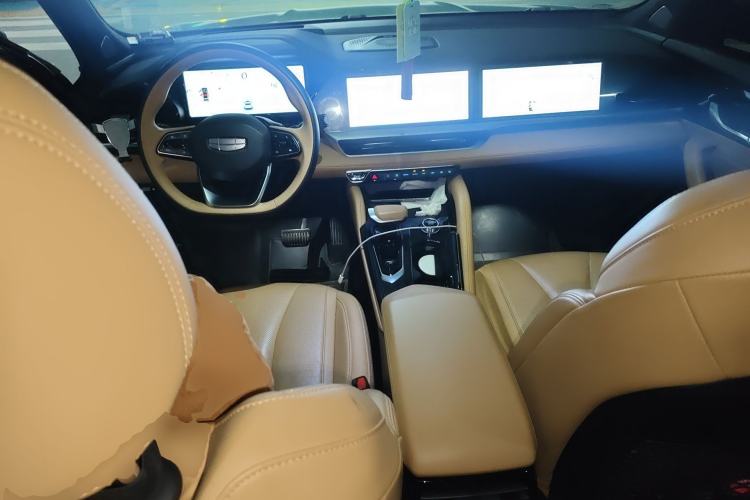 Used Geely Auto Monjaro L Extended Range Electric Version 2022 1.5T DHT Range-Extending Electric Flagship Edition Center Console