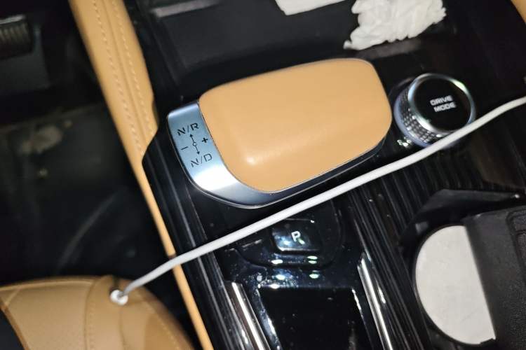 Used Geely Auto Monjaro L Extended Range Electric Version 2022 1.5T DHT Range-Extending Electric Flagship Edition Gear Lever