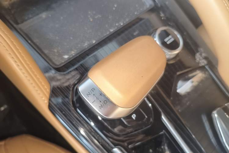 Used Geely Auto Monjaro L Extended Range Electric Version 2022 1.5T DHT Range-Extending Electric Supreme Edition Gear Lever
