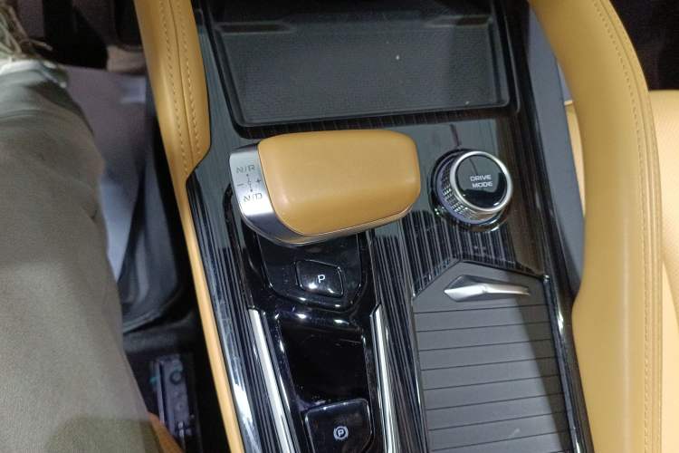 Used Geely Auto Monjaro L Extended Range Electric Version 2022 1.5T DHT Range-Extending Electric Flagship Edition Gear Lever
