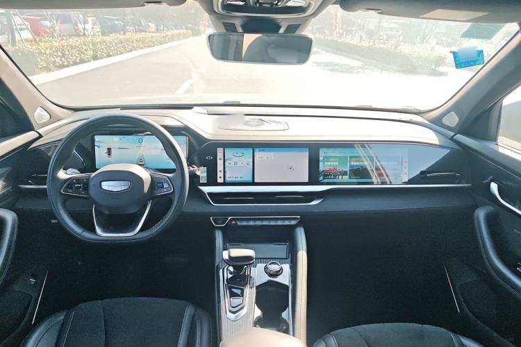 Used Geely Auto Monjaro L Extended Range Electric Version 2022 1.5T DHT Range-Extending Electric Flagship Edition Interior 1