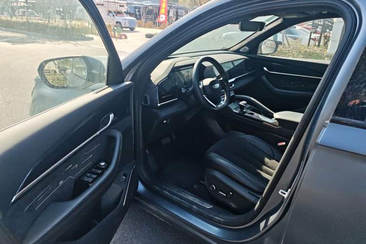 Used Geely Auto Monjaro L Extended Range Electric Version 2022 1.5T DHT Range-Extending Electric Flagship Edition Interior 2