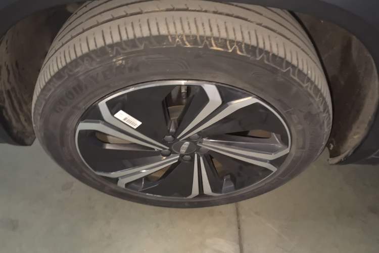 Used Geely Auto Monjaro L Extended Range Electric Version 2022 1.5T DHT Range-Extending Electric Supreme Edition Left Front Wheel Hub