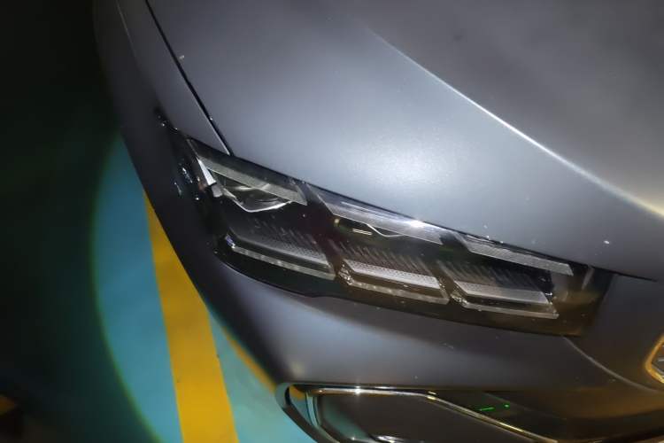 Used Geely Auto Monjaro L Extended Range Electric Version 2022 1.5T DHT Range-Extending Electric Flagship Edition Right Front Headlight