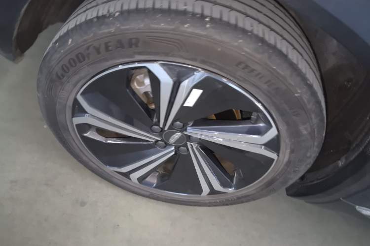Used Geely Auto Monjaro L Extended Range Electric Version 2022 1.5T DHT Range-Extending Electric Supreme Edition Right Rear Wheel Hub