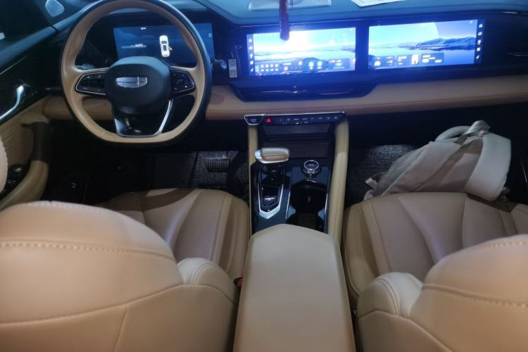 Used Geely Auto Monjaro L Extended Range Electric Version 2022 1.5T DHT Range-Extending Electric Supreme Edition Center Console