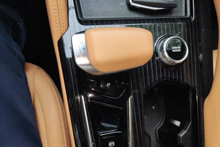Used Geely Auto Monjaro L Extended Range Electric Version 2022 1.5T DHT Range-Extending Electric Supreme Edition Gear Lever
