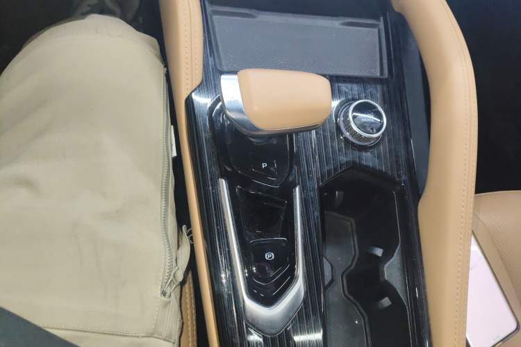 Used Geely Auto Monjaro L Extended Range Electric Version 2022 1.5T DHT Range-Extending Electric Flagship Edition Gear Lever