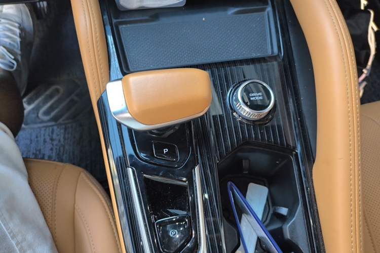 Used Geely Auto Monjaro L Extended Range Electric Version 2022 1.5T DHT Range-Extending Electric Supreme Edition Gear Lever
