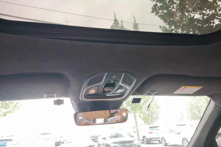Used Geely Auto Monjaro L Extended Range Electric Version 2022 1.5T DHT Range-Extending Electric Supreme Edition Headliner
