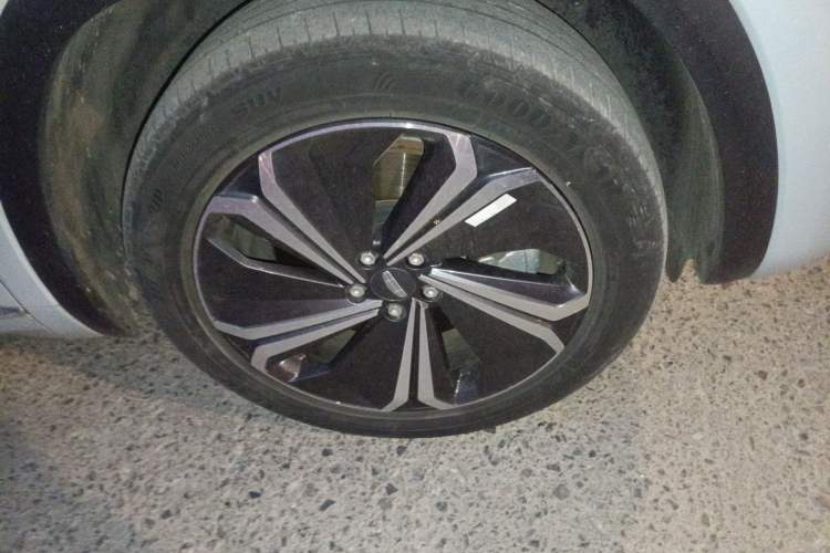 Used Geely Auto Monjaro L Extended Range Electric Version 2022 1.5T DHT Range-Extending Electric Supreme Edition Right Front Wheel Hub