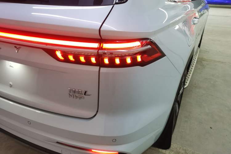 Used Geely Auto Monjaro L Extended Range Electric Version 2022 1.5T DHT Range-Extending Electric Supreme Edition Right Rear Taillight