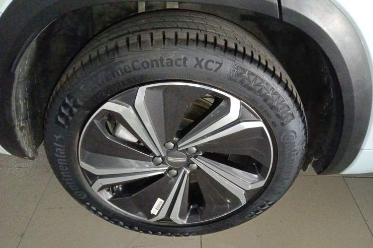 Used Geely Auto Monjaro L Extended Range Electric Version 2022 1.5T DHT Range-Extending Electric Flagship Edition Right Rear Wheel Hub