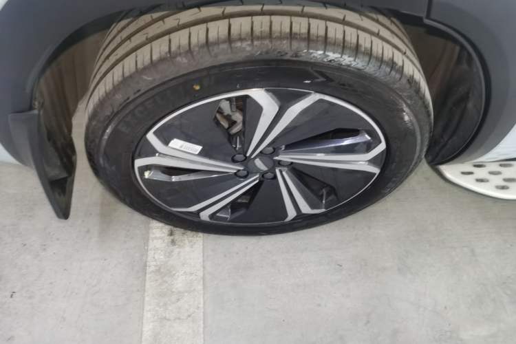 Used Geely Auto Monjaro L Extended Range Electric Version 2022 1.5T DHT Range-Extending Electric Supreme Edition Right Rear Wheel Hub