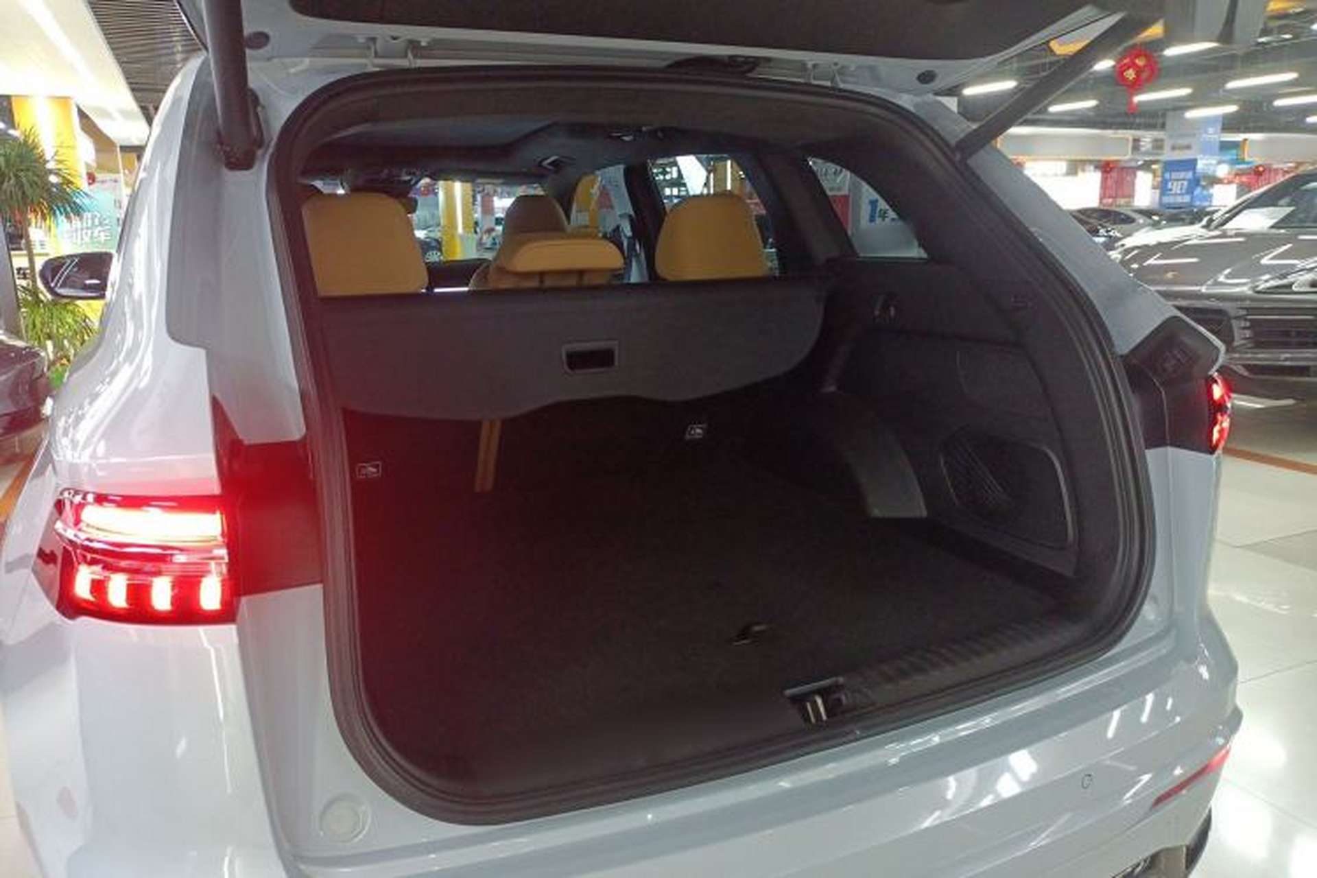 Used Geely Auto Monjaro L Extended Range Electric Version 2022 1.5T DHT Range-Extending Electric Supreme Edition Trunk