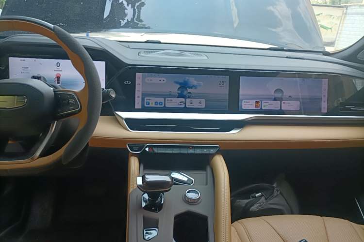 Used Geely Auto Monjaro L Intelligent Engine 2024 1.5T Tiangong Edition Audio And AC Panel