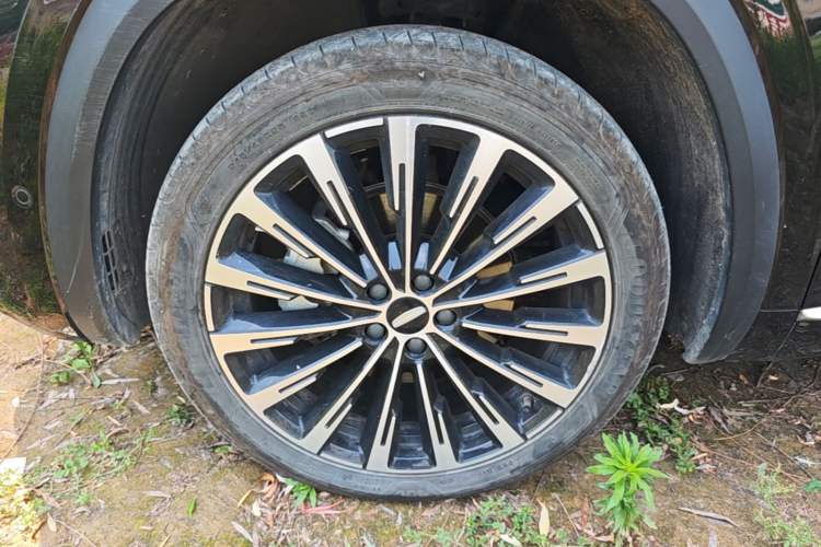 Used Geely Auto Monjaro L Intelligent Engine 2024 1.5T Tiangong Edition Left Front Wheel Hub