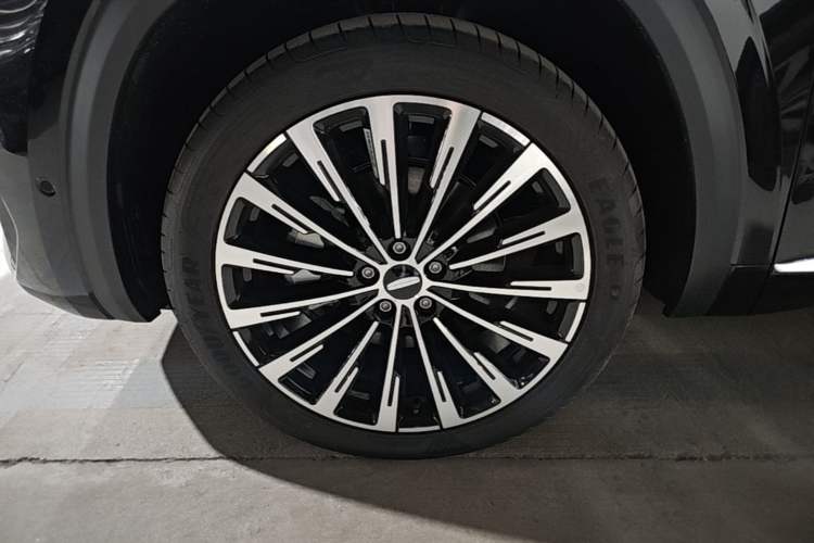 Used Geely Auto Monjaro L Intelligent Engine 2024 1.5T Galaxy Edition Left Front Wheel Hub