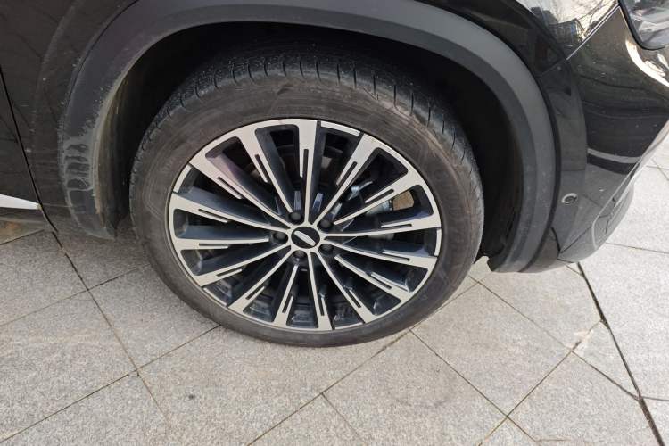 Used Geely Auto Monjaro L Intelligent Engine 2024 1.5T Galaxy Edition Right Front Wheel Hub