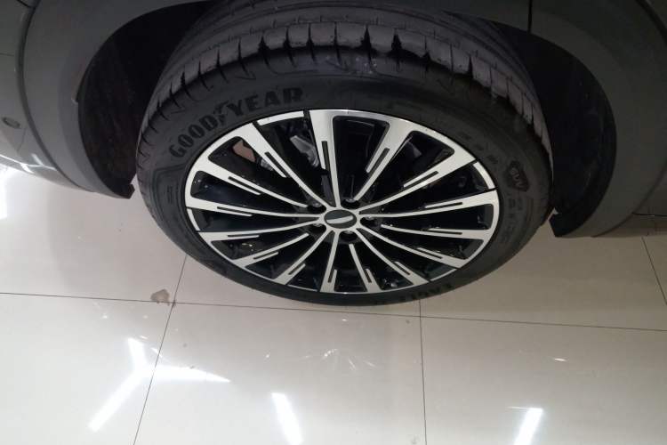 Used Geely Auto Monjaro L Intelligent Engine 2024 1.5T Tiangong Edition Right Rear Wheel Hub