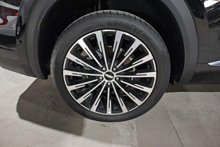 Used Geely Auto Monjaro L Intelligent Engine 2024 1.5T Galaxy Edition Right Rear Wheel Hub
