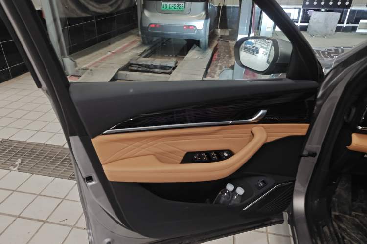 Used Geely Auto Monjaro L Intelligent Engine 2024 1.5T Tiangong Edition Left Front Door Interior