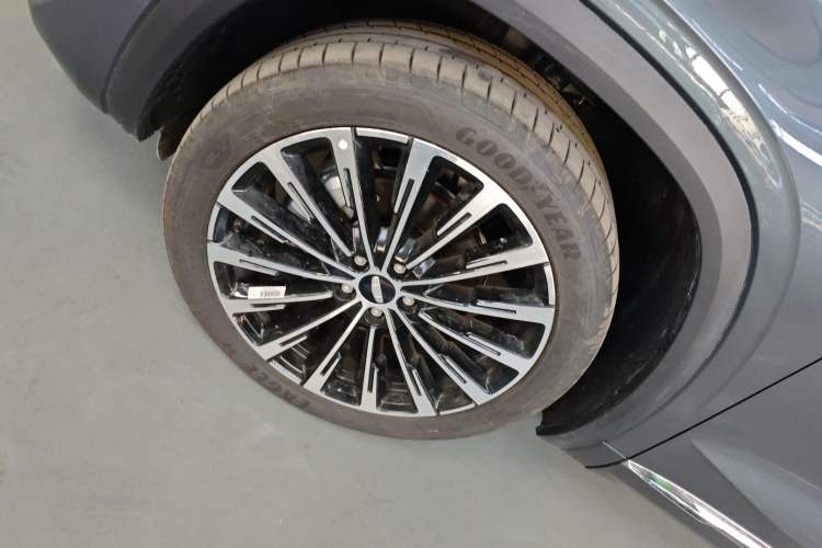 Used Geely Auto Monjaro L Intelligent Engine 2024 1.5T Tiangong Edition Left Front Wheel Hub