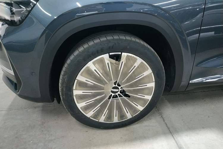 Used Geely Auto Monjaro L Intelligent Engine 2024 1.5T Tiangong Edition Left Front Wheel Hub
