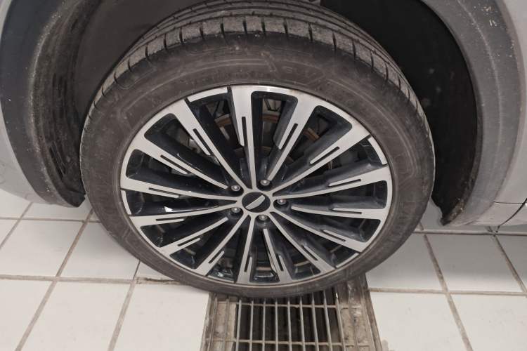Used Geely Auto Monjaro L Intelligent Engine 2024 1.5T Tiangong Edition Left Front Wheel Hub