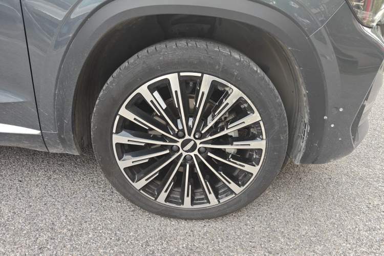 Used Geely Auto Monjaro L Intelligent Engine 2024 1.5T Galaxy Edition Right Front Wheel Hub
