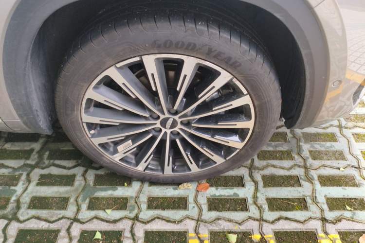 Used Geely Auto Monjaro L Intelligent Engine 2024 1.5T Tiangong Edition Right Front Wheel Hub