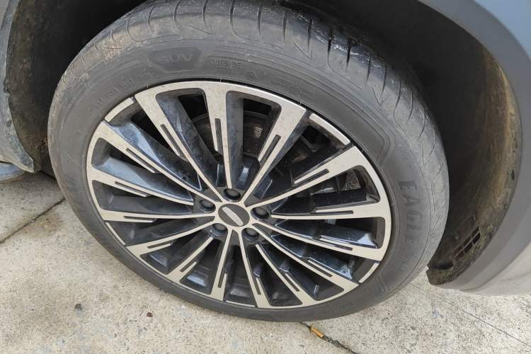Used Geely Auto Monjaro L Intelligent Engine 2024 1.5T Galaxy Edition Right Front Wheel Hub
