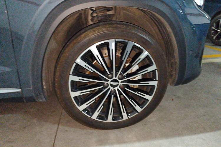 Used Geely Auto Monjaro L Intelligent Engine 2024 1.5T Tiangong Edition Right Front Wheel Hub