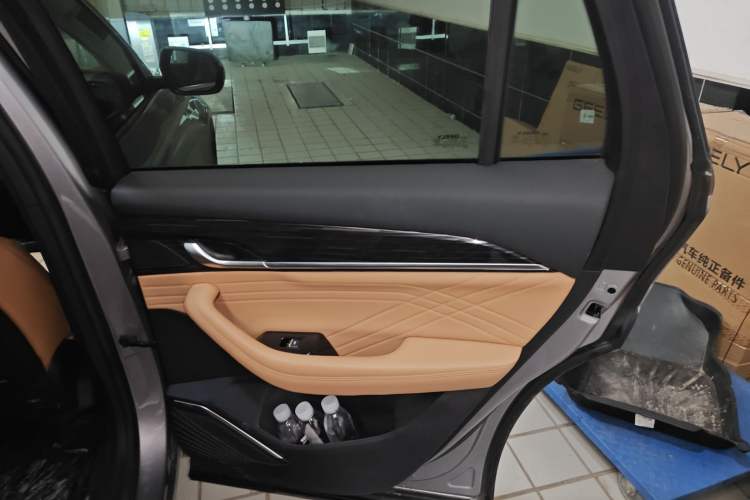 Used Geely Auto Monjaro L Intelligent Engine 2024 1.5T Tiangong Edition Right Rear Door Interior