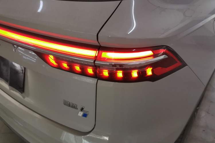 Used Geely Auto Monjaro L Intelligent Engine 2024 1.5T Tiangong Edition Right Rear Taillight