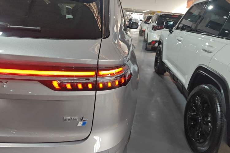 Used Geely Auto Monjaro L Intelligent Engine 2024 1.5T Tiangong Edition Right Rear Taillight