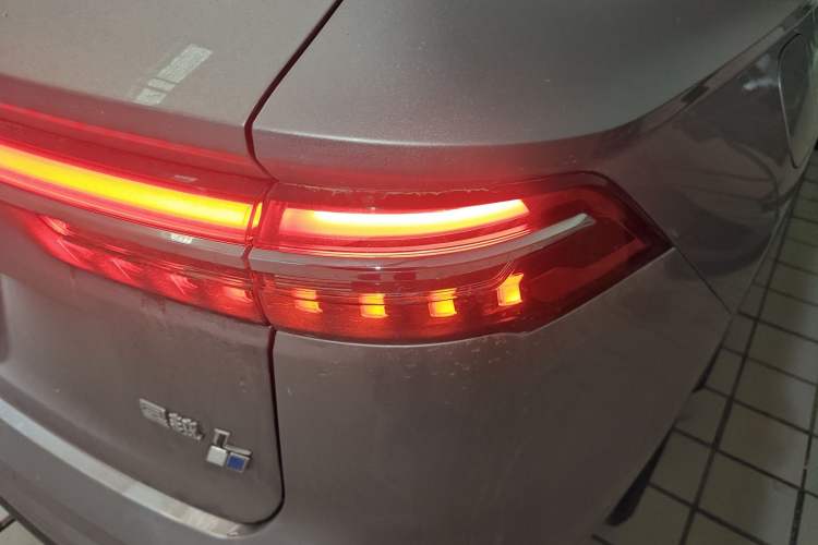 Used Geely Auto Monjaro L Intelligent Engine 2024 1.5T Tiangong Edition Right Rear Taillight
