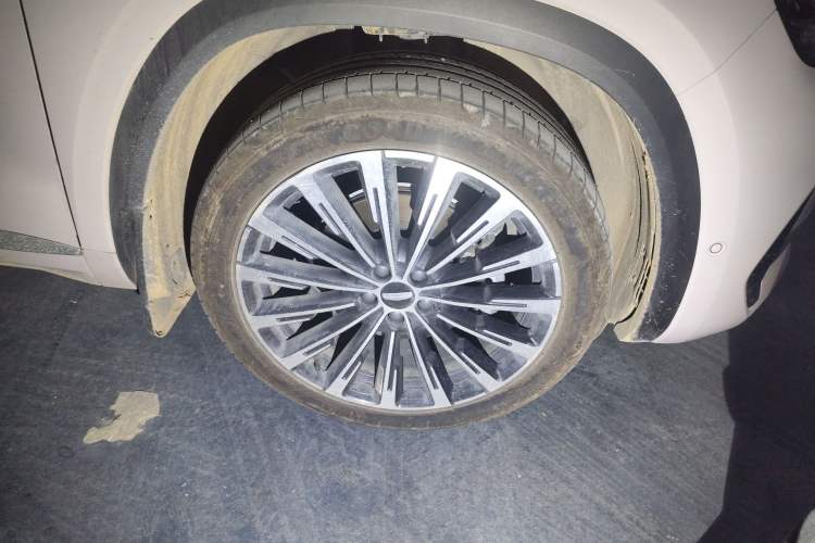 Used Geely Auto Monjaro L Intelligent Engine 2024 1.5T Tiangong Edition Right Front Wheel Hub