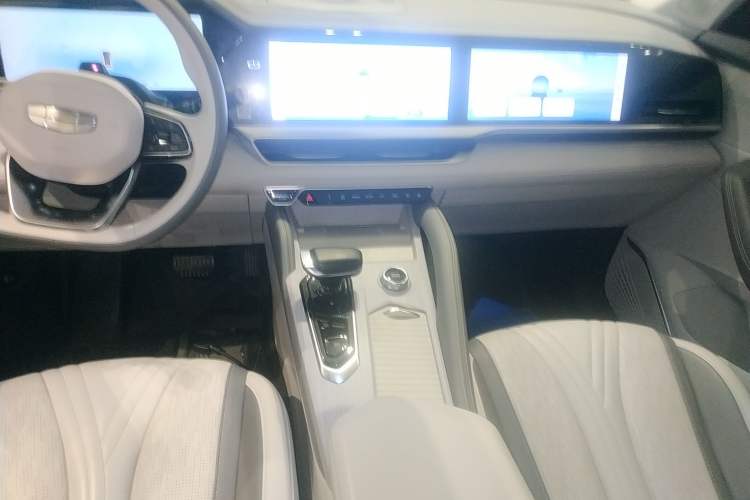 Used Geely Auto Monjaro L Intelligent Engine 2024 1.5T Tiangong Edition Audio And AC Panel