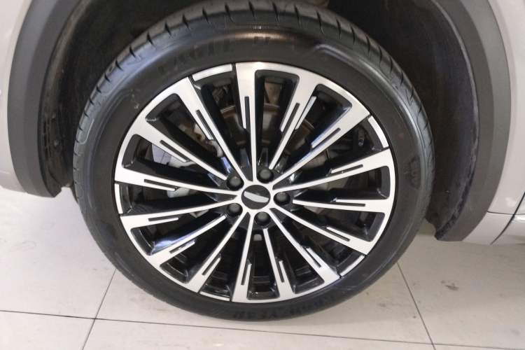 Used Geely Auto Monjaro L Intelligent Engine 2024 1.5T Tiangong Edition Left Front Wheel Hub