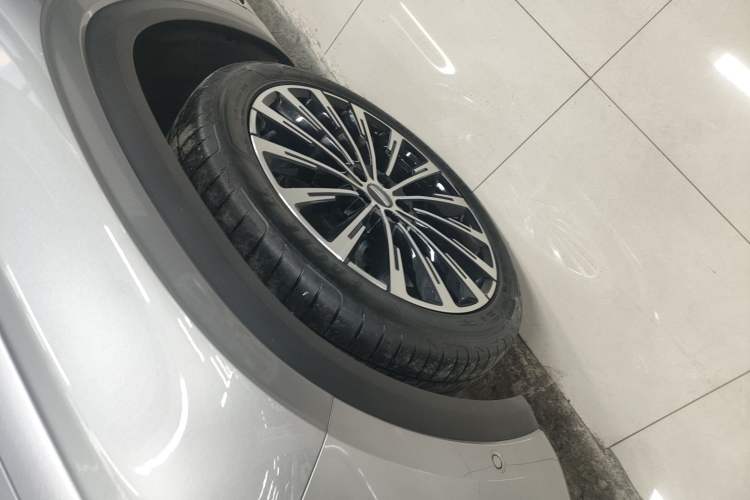 Used Geely Auto Monjaro L Intelligent Engine 2024 1.5T Tiangong Edition Left Front Wheel Hub