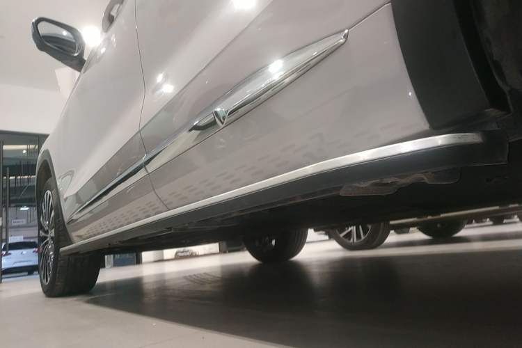 Used Geely Auto Monjaro L Intelligent Engine 2024 1.5T Tiangong Edition Left Side Sill