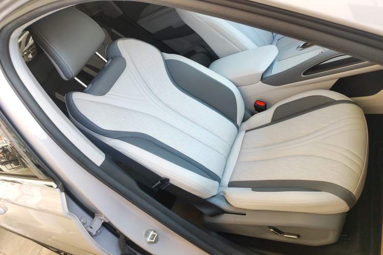 Used Geely Auto Monjaro L Intelligent Engine 2024 1.5T Tiangong Edition Right Front Seat