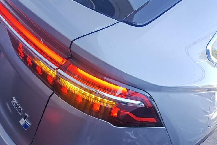 Used Geely Auto Monjaro L Intelligent Engine 2024 1.5T Tiangong Edition Right Rear Taillight