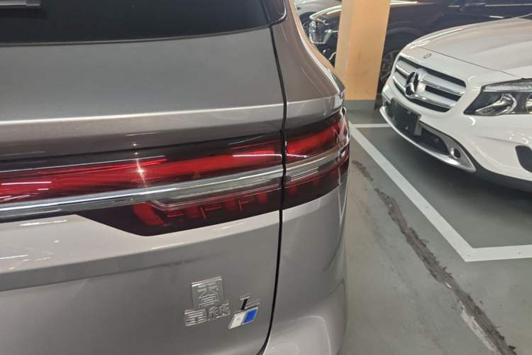Used Geely Auto Monjaro L Intelligent Engine 2024 1.5T Tiangong Edition Right Rear Taillight