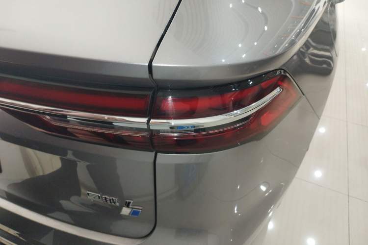 Used Geely Auto Monjaro L Intelligent Engine 2024 1.5T Tiangong Edition Right Rear Taillight