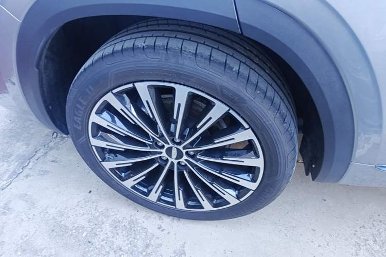 Used Geely Auto Monjaro L Intelligent Engine 2024 1.5T Tiangong Edition Right Rear Wheel Hub