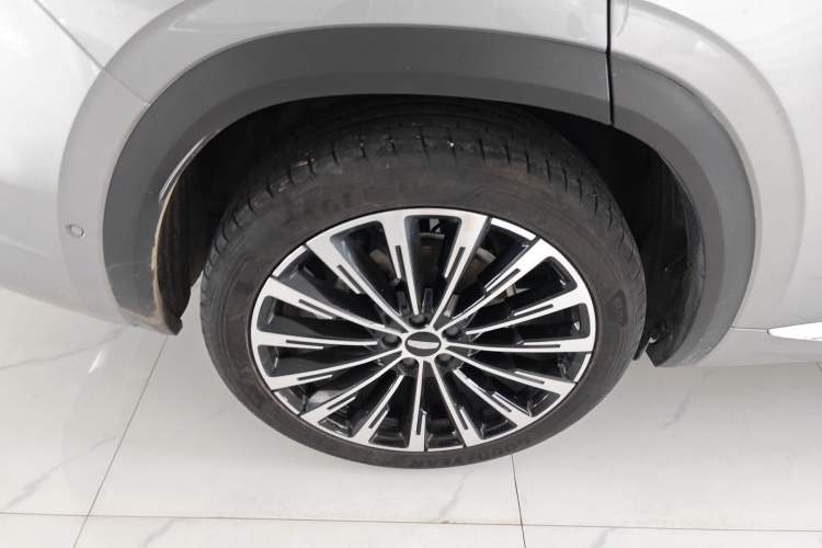 Used Geely Auto Monjaro L Intelligent Engine 2024 1.5T Galaxy Edition Right Rear Wheel Hub