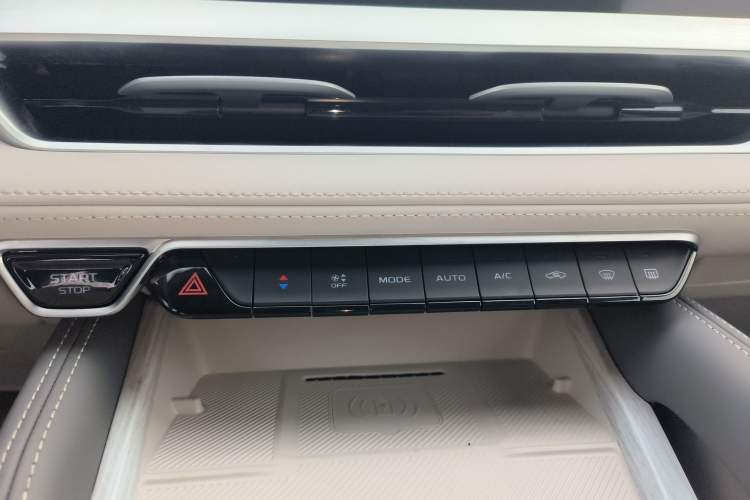 Used Geely Auto Monjaro L Intelligent Engine 2024 1.5T Tiangong Edition Audio And AC Panel